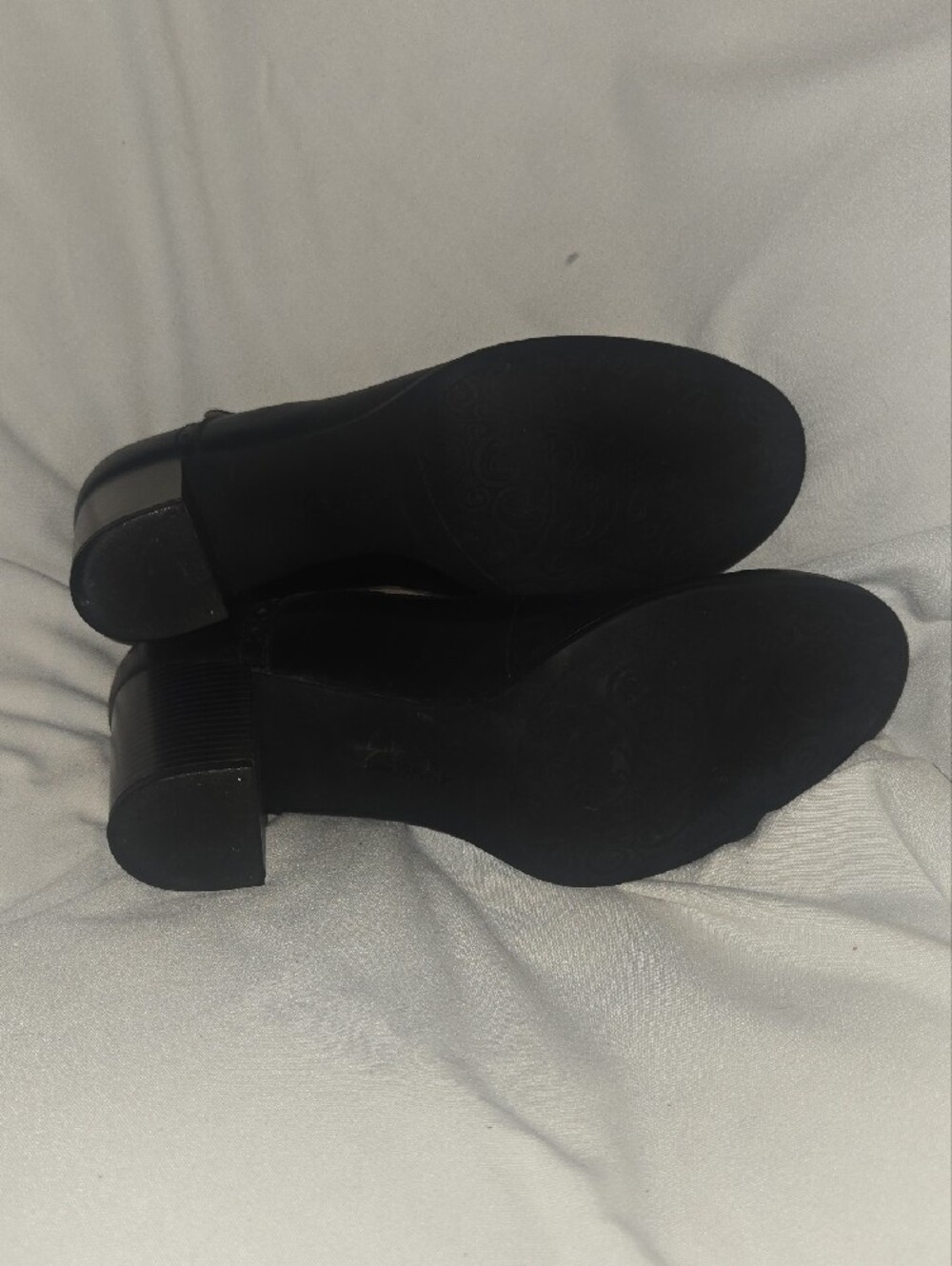 Clarks Black Leather Mary Jane Heels with Cross Strap - Picture 5 of 5